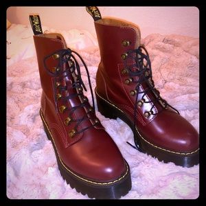 DR. MARTEN Red Leona Boot